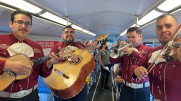 Con serenata de mariachi celebran Mes de la Herencia Hispana en Los Ángeles