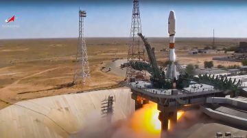 En medio de tensiones por Ucrania despega cohete Soyuz con dos rusos y un estadounidense