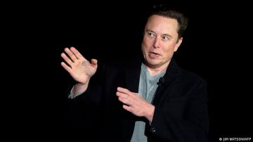 Elon Musk busca que las fábricas de Tesla sean operadas por "millones" de humanoides