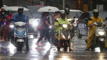 China aumenta alerta ante proximidad del fuerte tifón Muifa