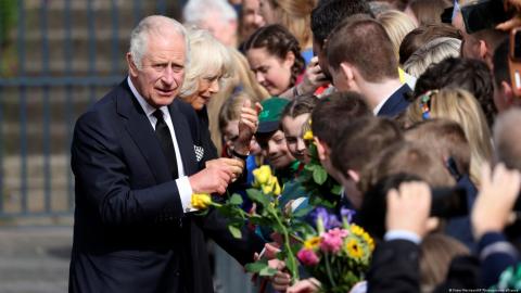 Carlos III hace su primera visita a Irlanda del Norte como rey