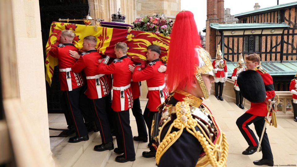 Public funeral of Elizabeth II ends with the descent of her coffin to the royal crypt in Windsor