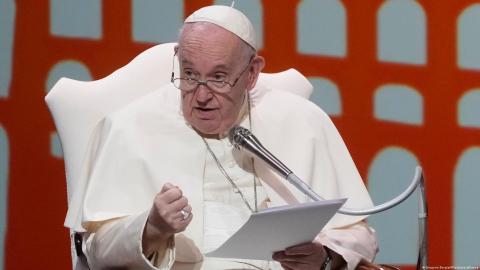 Papa Francisco pide a líderes mundiales “iniciativas” para acabar con la guerra en Ucrania