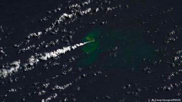 Una nueva isla acaba de nacer en el Pacífico tras la erupción de un volcán submarino
