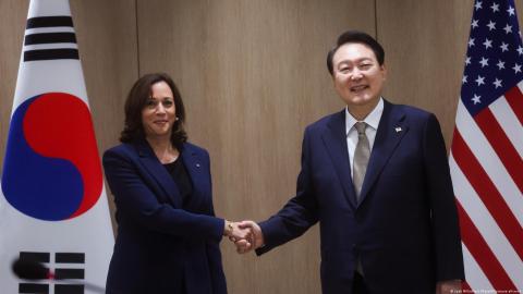 Kamala Harris llega a Corea del Sur tras prueba misilera del Norte