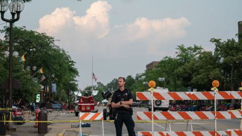 Altercado durante un partido de beisbol en parque de Chicago termina con un tiroteo que deja un muerto y 6 heridos