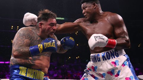 Andy Ruiz no convenció a Julio César Chávez a pesar de imponerse sobre Luis Ortíz.