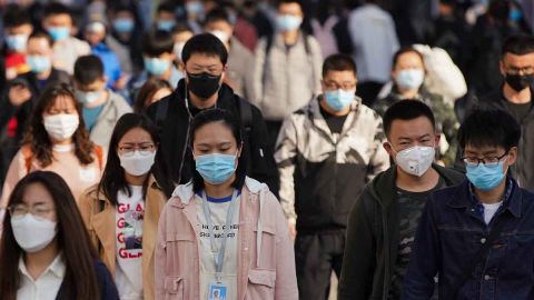 En varias zonas de China la población continúa confinada