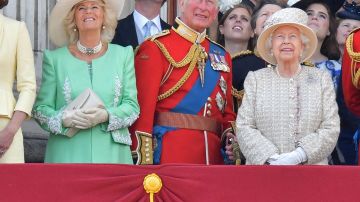Príncipe Carlos se convierte en Rey de Inglaterra a los 73 años y Camila Parker en Reina Consorte