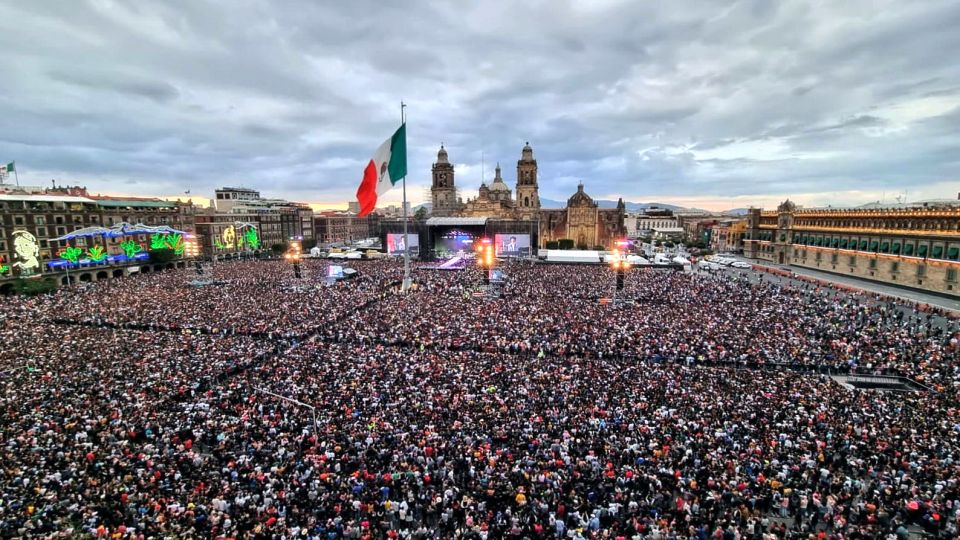Grupo Firme concert in the Zócalo of Mexico City | 280 thousand people