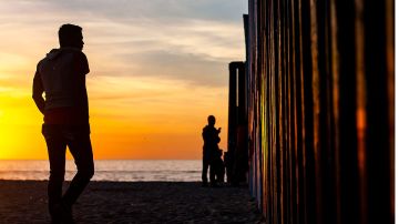 Cómo las remesas acaban en manos del crimen y otras afectaciones a los migrantes por la violencia en México