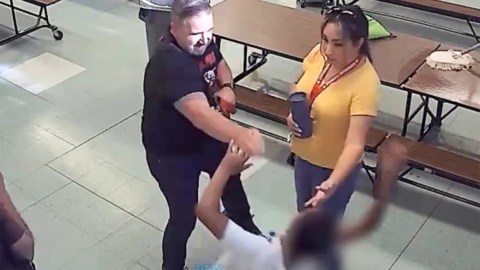 Director escolar derriba de un empujón a niño autista de 11 años en California
