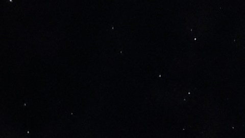 Canelo recibió metralla del kazajo en la zona del ojo derecho.