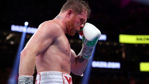 Canelo Álvarez derrotó a Golovkin, pero su boxeo no agradó a los presentes.