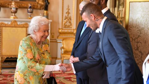 El encuentro de David Beckham con la Reina Isabel II.