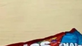 Encuentran 15,000 pastillas de fentanilo disfrazadas de caramelos en paquetes de Skittles y Nerds