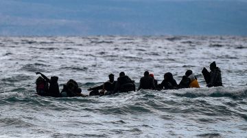 Al menos 24 niños murieron tras hundirse una embarcación con un centenar de migrantes en Siria