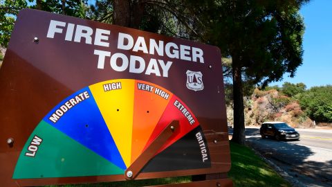 Ola de calor en California alcanza temperatura récord y podría empeorar; advierten red eléctrica al límite