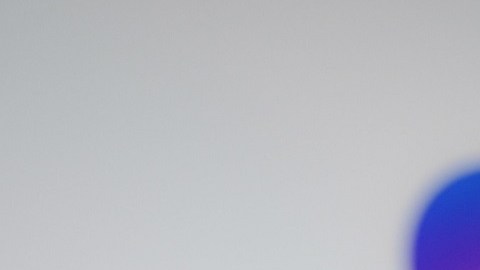 La desinformación en redes sociales afecta particularmente a votantes latinos.