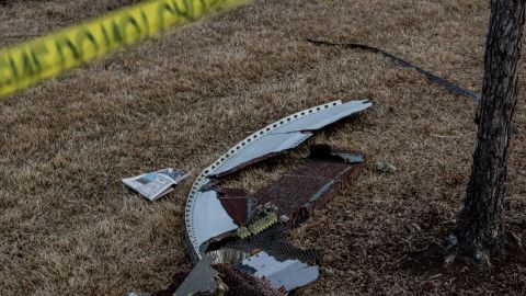 Avioneta se estrella en zona boscosa de Florida; hay dos muertos