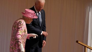 Joe Biden transmite al rey Carlos III la "admiración" de EE.UU. por Isabel II