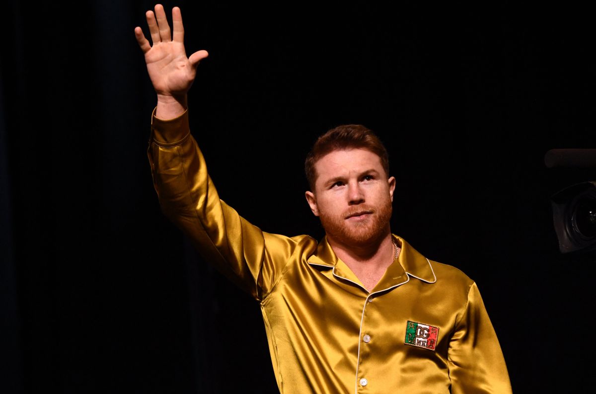 Canelo Álvarez arrived in Las Vegas to face Gennady Golovkin and did so in a striking Dolce & Gabbana outfit