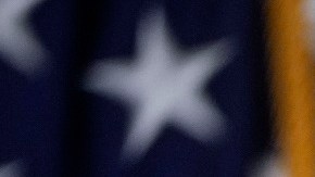 El senador Rick Scott y el líder de la minoría en el Senado, Mitch McConnell.