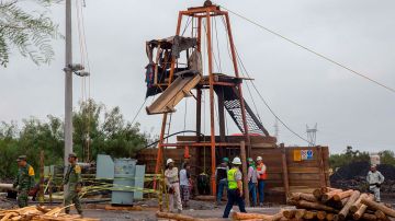 Autoridades mexicanas detienen a dueño de mina “El Pinabete” donde quedaron atrapados 10 mineros