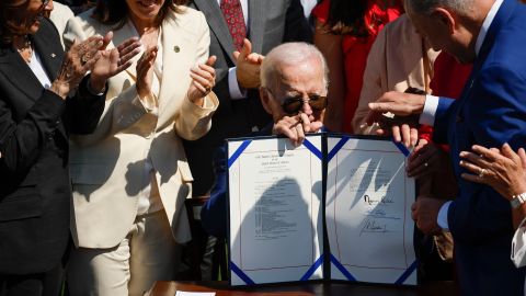 En agosto pasado, el presidente Biden proclamó la Ley de Ciencias y CHIPS.