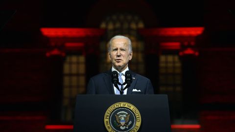 El presidente Joe Biden habla sobre el alma de la nación, en el Parque Histórico Nacional de la Independencia en Filadelfia.