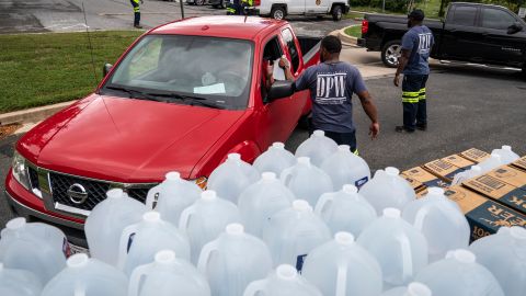 Descubren bacteria E. coli en agua potable de Baltimore; autoridades lanzan llamado para hervir el agua