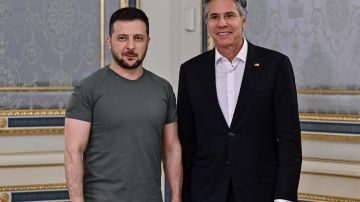 Antony Blinken junto a Volodimir Zelensky en Kyiv, el 8 de septiembre de 2022.