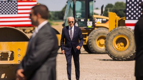 El presidente Biden ha mencionado a la población latina como una de sus prioridades en materia económica.