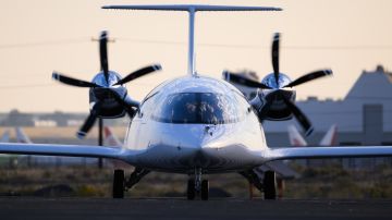 Despega primer avión de pasajeros totalmente eléctrico del mundo desde Washington