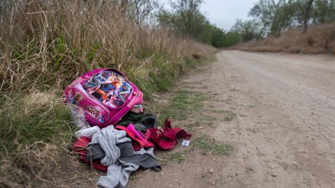 Los traficantes de personas someten a los inmigrantes a grandes riesgos en busca de ganancias.