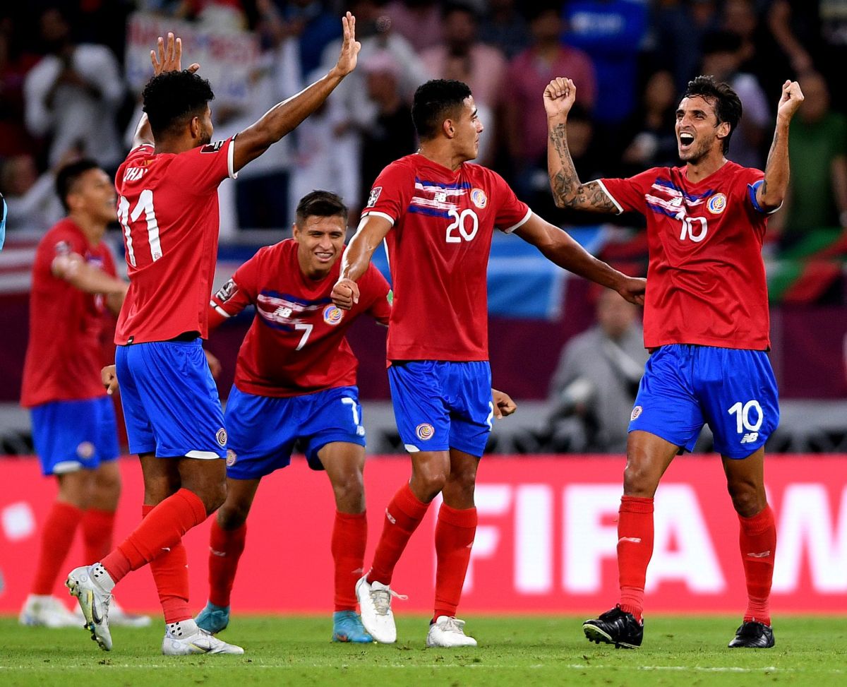 Costa Rica gana en un partido de locos con dos goles en cuatro minutos