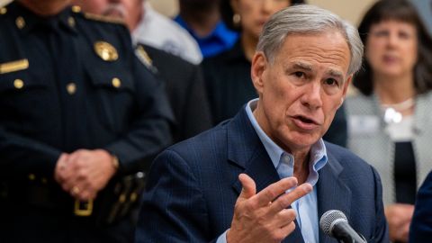 Gobernador de Texas, Greg Abbott, designa a cárteles mexicanos como organizaciones terroristas