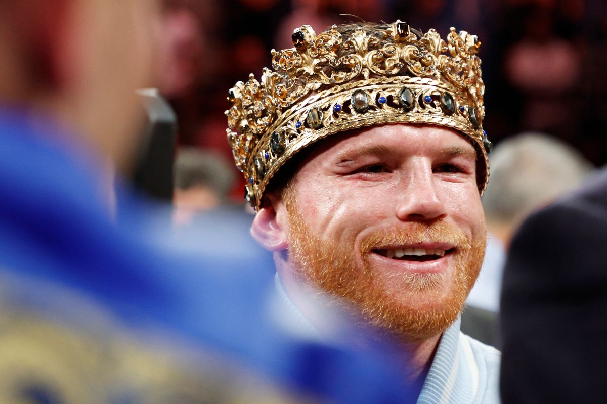 Canelo Alvarez reacciona después de derrotar a Gennady Golovkin para retener su título de peso súper mediano.