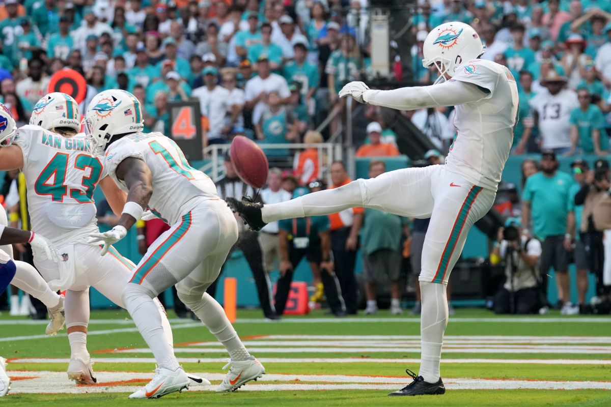 In the rear: The Miami Dolphins staged one of the most embarrassing punts so far in the NFL