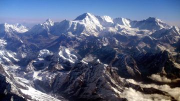 El primer intento registrado de escalar el Everest fue realizado en 1921.