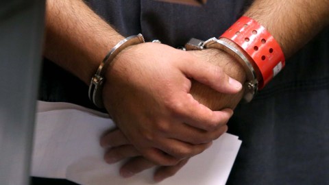 Hombre de Florida se declara culpable de fraude tras robar $7.2 millones de ayuda por COVID-19