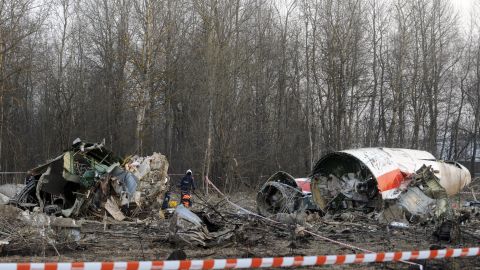 El combustible de uno de los aviones estalló en una enorme bola de fuego tras el impacto