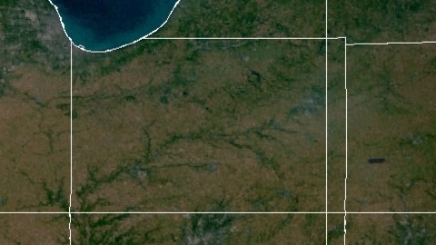 El huracán Ian se convirtió en una tormenta el viernes pero todavía es peligroso.