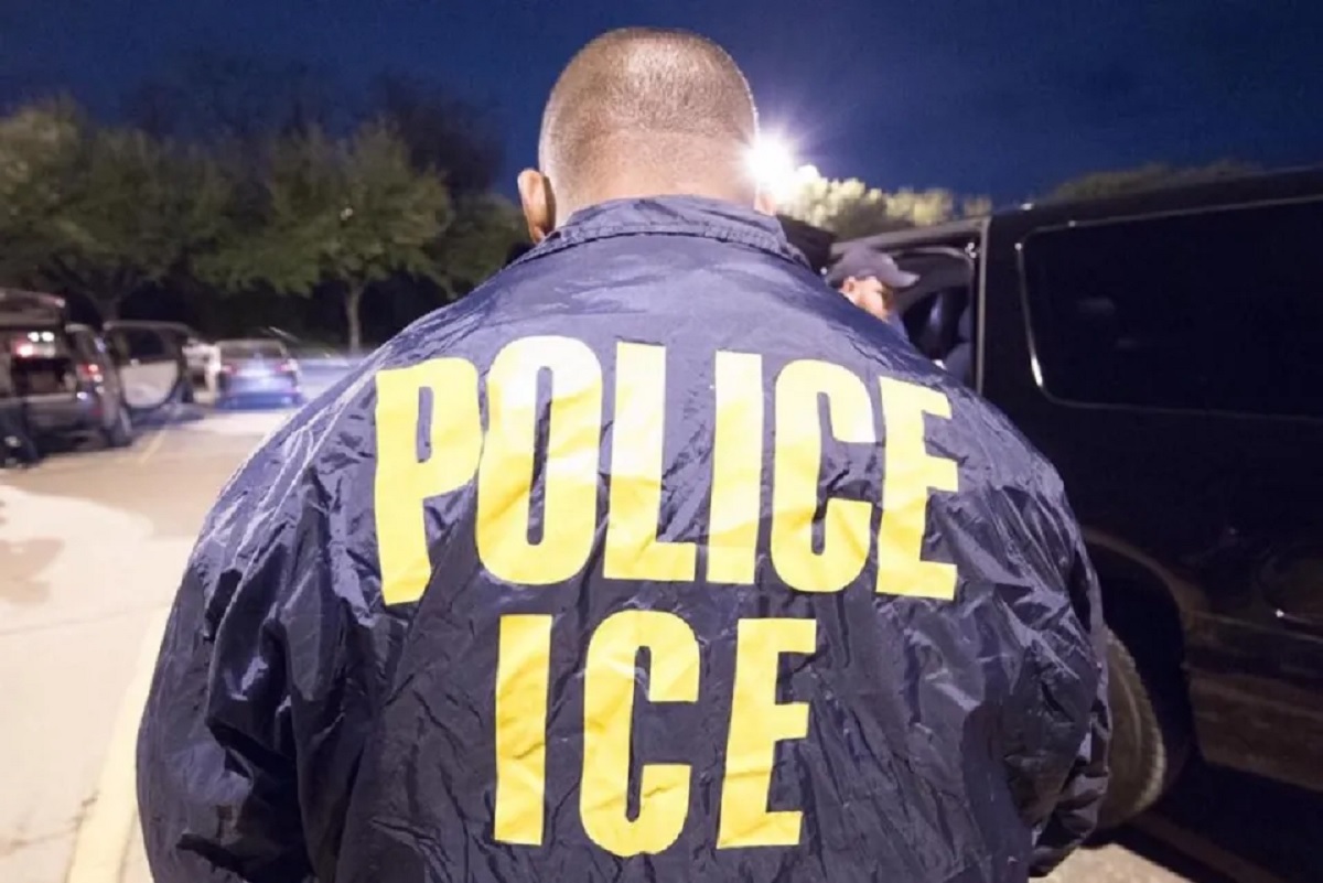 Agentes de ICE fueron criticados durante la Administración Trump por operar en tribunales.