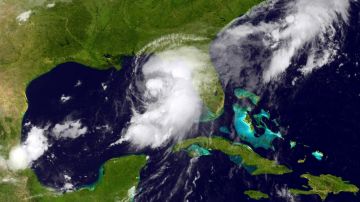 Ian impactaría como un gran huracán Florida, donde se incrementan compras de pánico de agua y gas
