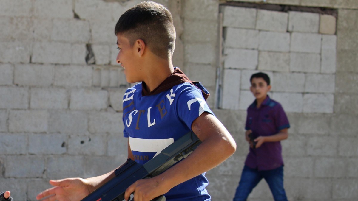 Supuesta invitación a un tiroteo y la foto de un estudiante con un arma ...