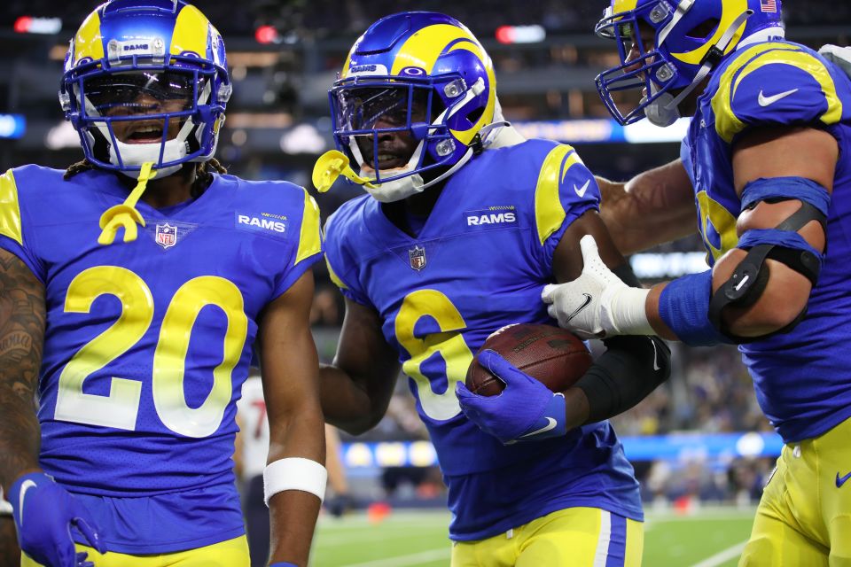 Los Angeles Rams begin the defense of their title against some complicated Buffalo Bills who start as the team to beat in the NFL