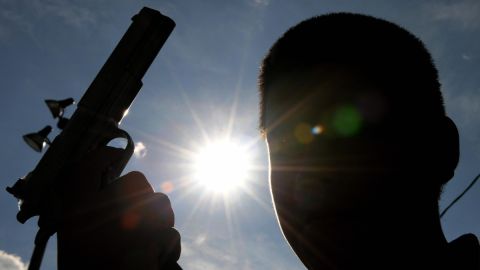 Menor de edad con un arma