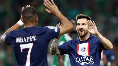 Messi y Mbappé celebran un gol contra el Macabbi Haifa.