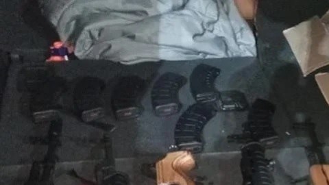 Mujer detenida con armamento